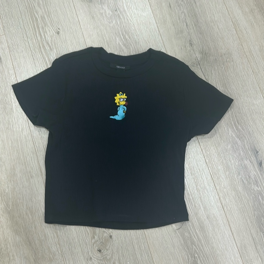 Black t-shirt with lisa simpson from forever 21